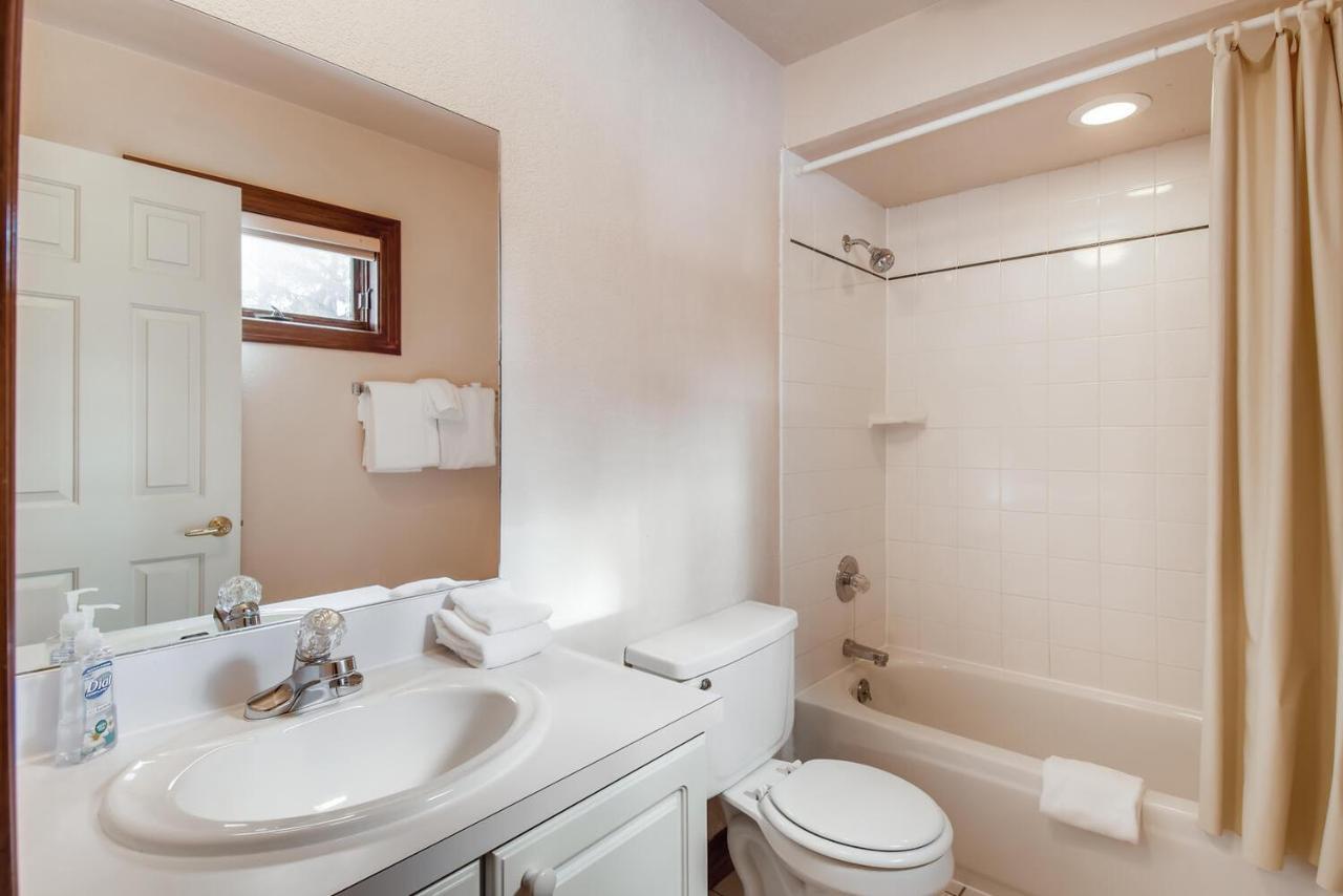 Pinecreek #F - 3 Bedroom - Close To Town - Shuttle To Slopes - Pool And Hot Tub Access Breckenridge Luaran gambar