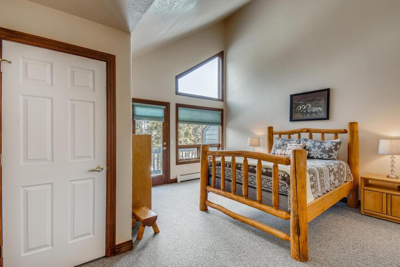 Pinecreek #F - 3 Bedroom - Close To Town - Shuttle To Slopes - Pool And Hot Tub Access Breckenridge Luaran gambar
